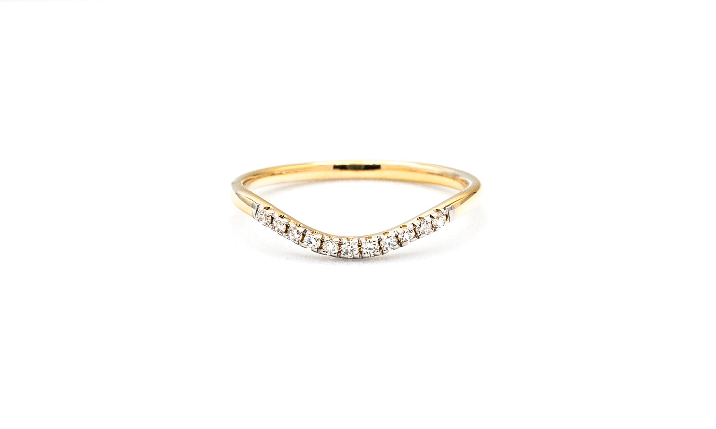 14k yellow gold, curved lab diamond ring, front view