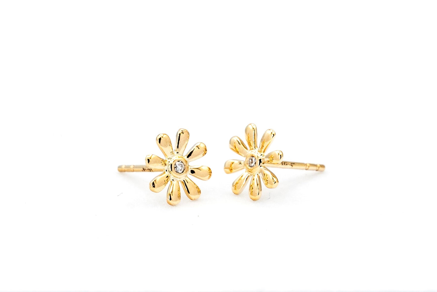 14k yellow gold, lab diamond, stud earrings, daisy, side view