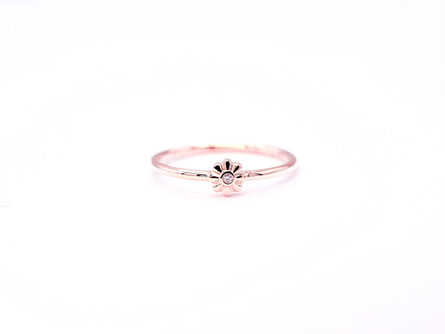 rose gold, daisy diamond ring, front view