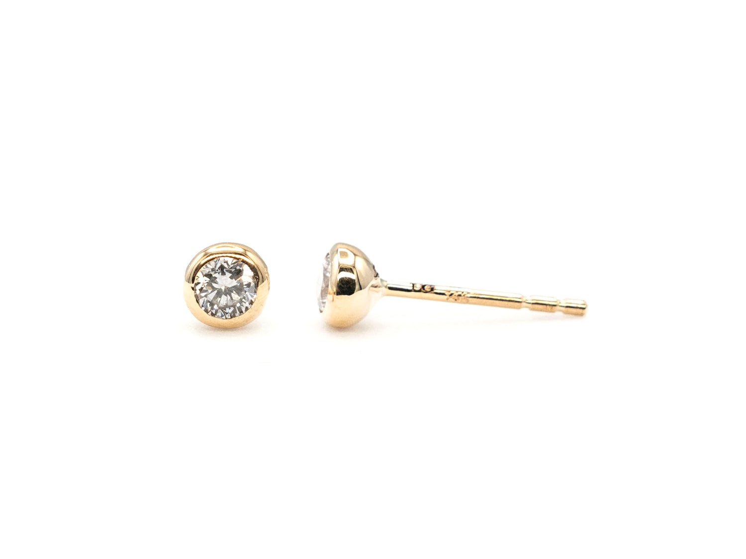 14k yellow gold, stud earrings, lab diamond, bezel, front and side view